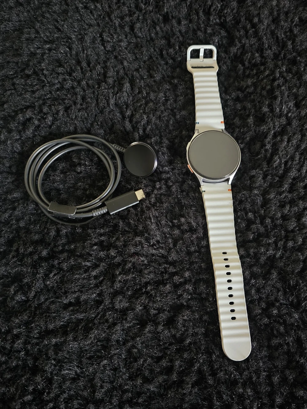 Samsung Galaxy Watch7 White and Silver Smartwatch